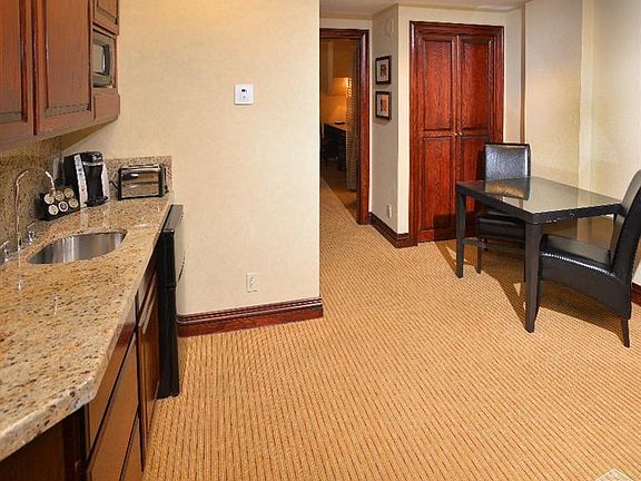 5th image of 26 Avondale Ln #504