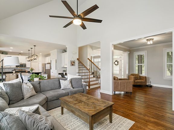 4th image of 10238 Autumn Valley Ln
