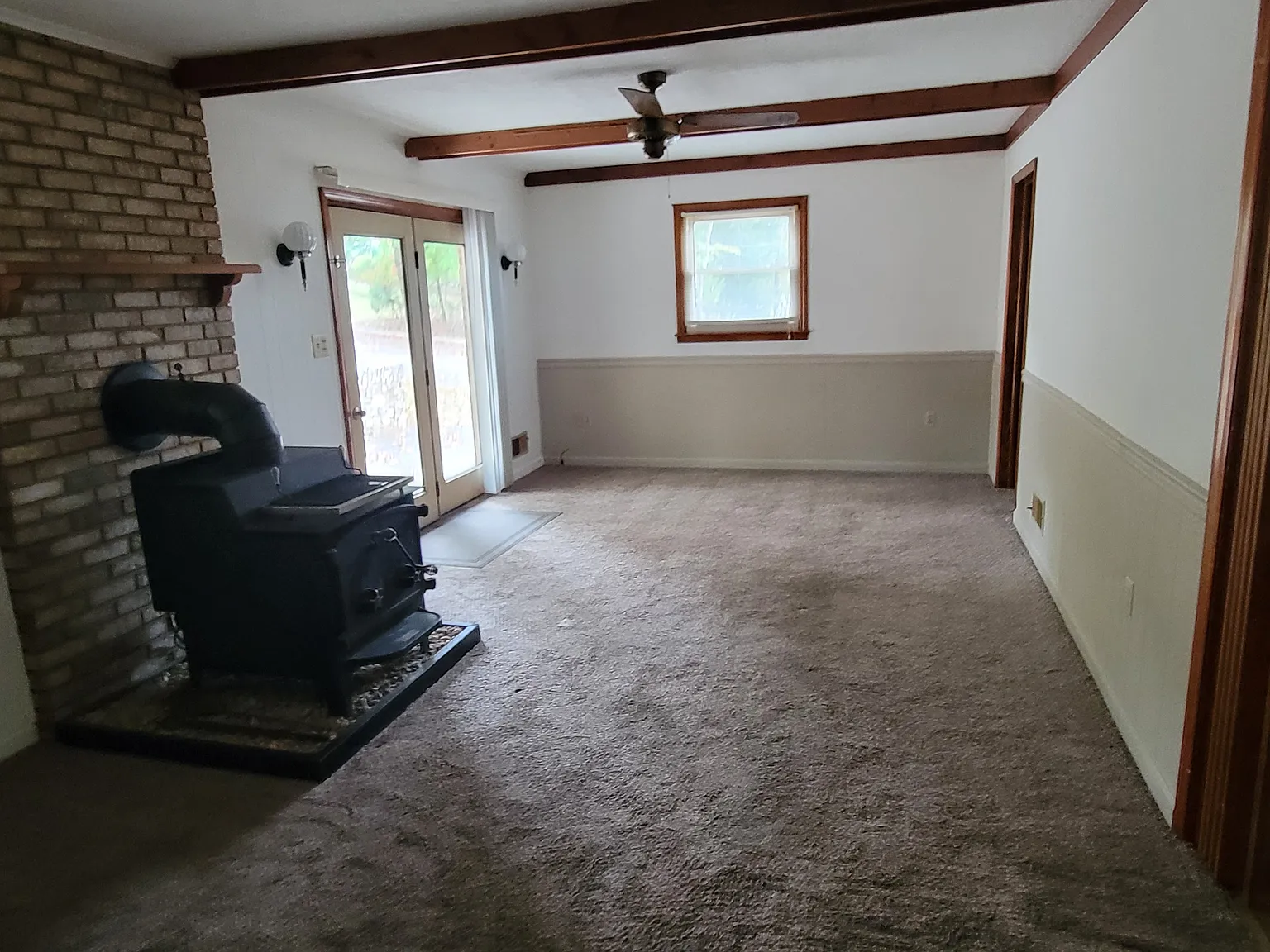 3 bed, 1.5 bath, 1760 sqft, $1,700 — Photo 3