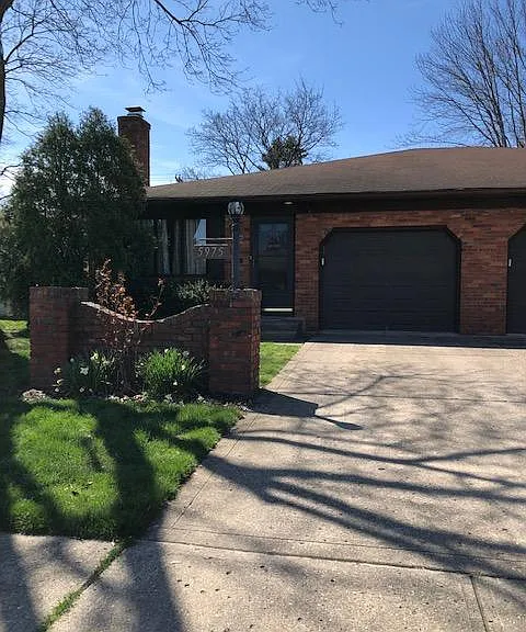 5975 Darby Ln — Photo 1