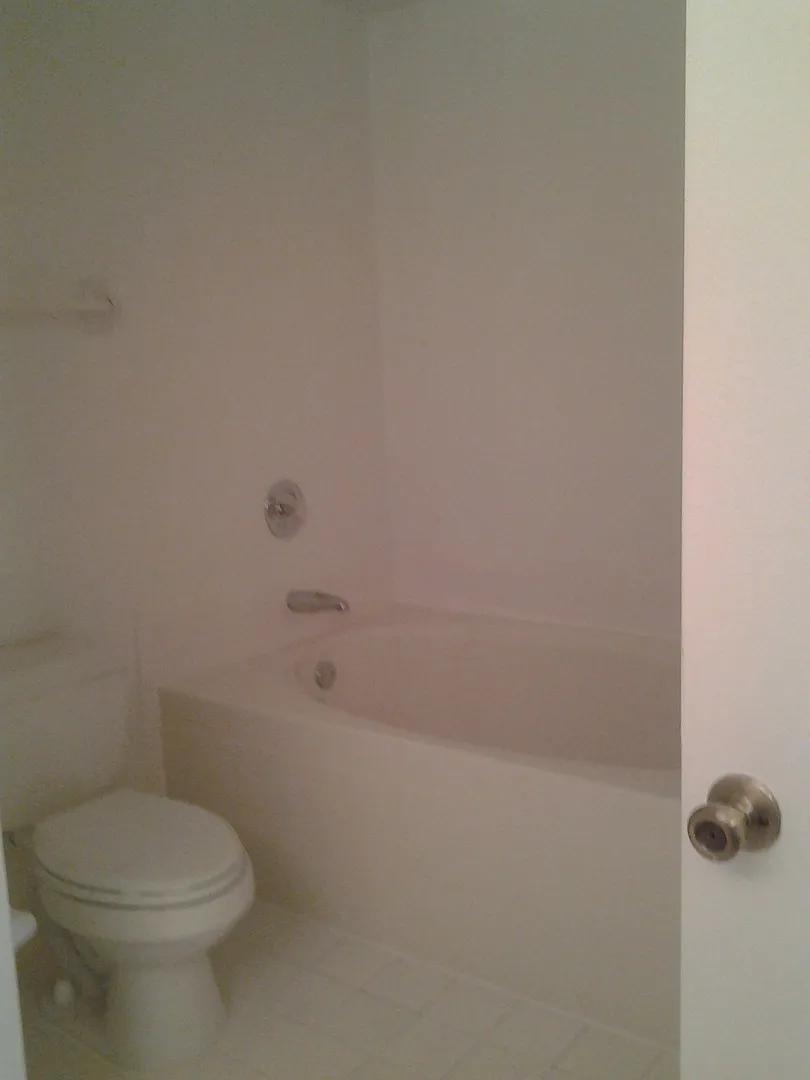 The Mirage Apartments — Photo 4