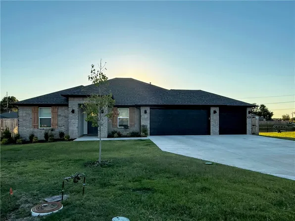 824 Picard Ave, Lowell, AR 72745