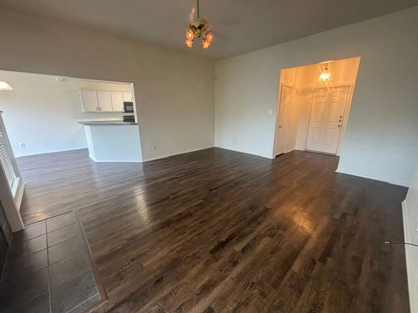 One story 4 bedroom on a corner lot — Photo 2