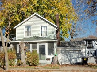 444 W Douglas St, Freeport, IL 61032