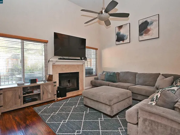2514 Fernleaf Ln, Martinez, CA 94553