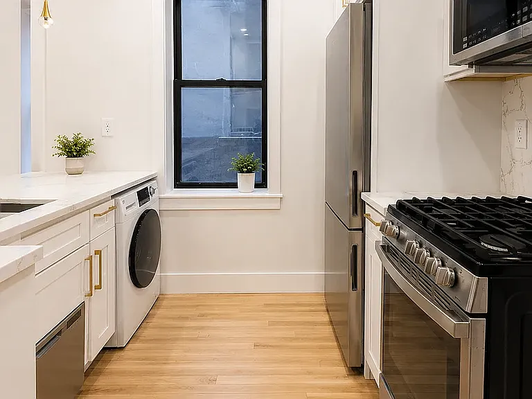 204 W 96th St #5D — Photo 3