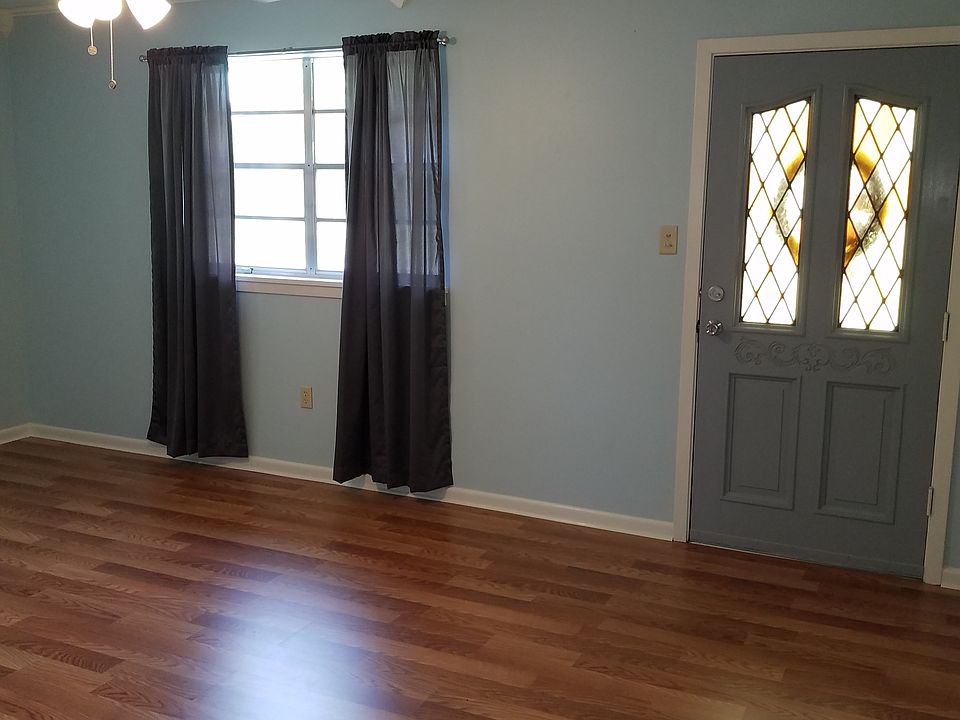 1st image of 208 Glenwood Dr