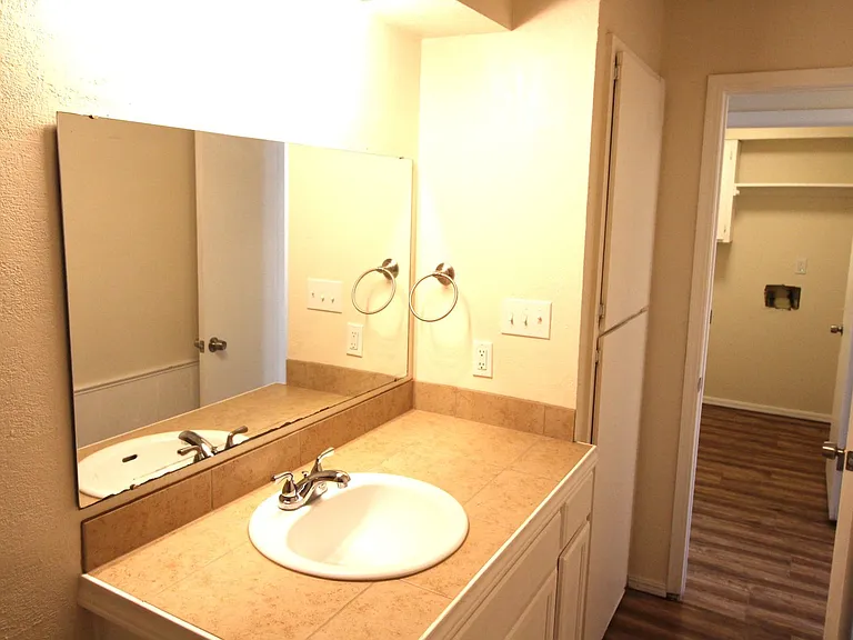 312 Chalmette Dr — Photo 10