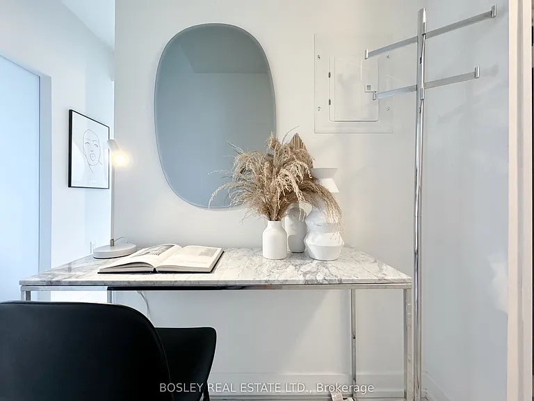 10 De Boers Dr #1313 — Photo 26