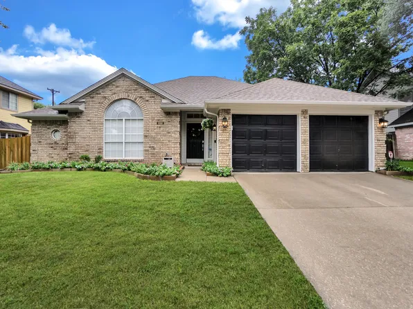 232 Brittany Dr, Euless, TX 76039