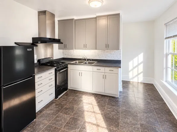 272 Linden St APT 2, Rochester, NY 14620
