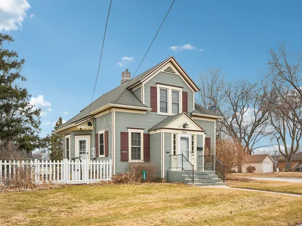 1246 Wauponsee St, Morris, IL 60450