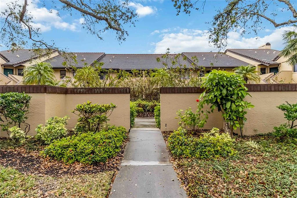 2 bed, 2.0 bath, 1156 sqft, $3,500 — Photo 2