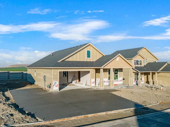 7854 Cardinal Peak St, West Richland, WA 99353