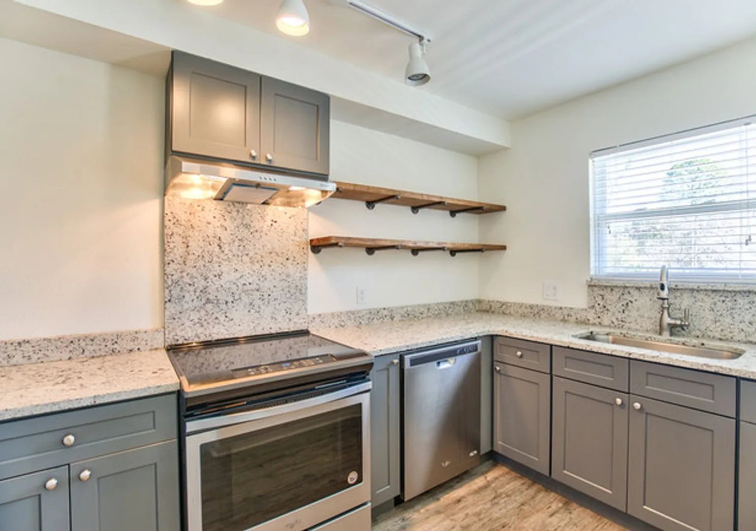 409 N. Gadsden Street — Photo 4