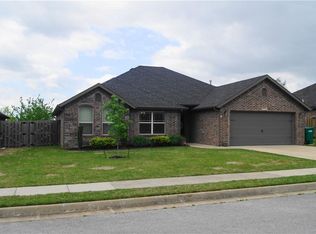 6202 S 39th St, Rogers, AR 72758