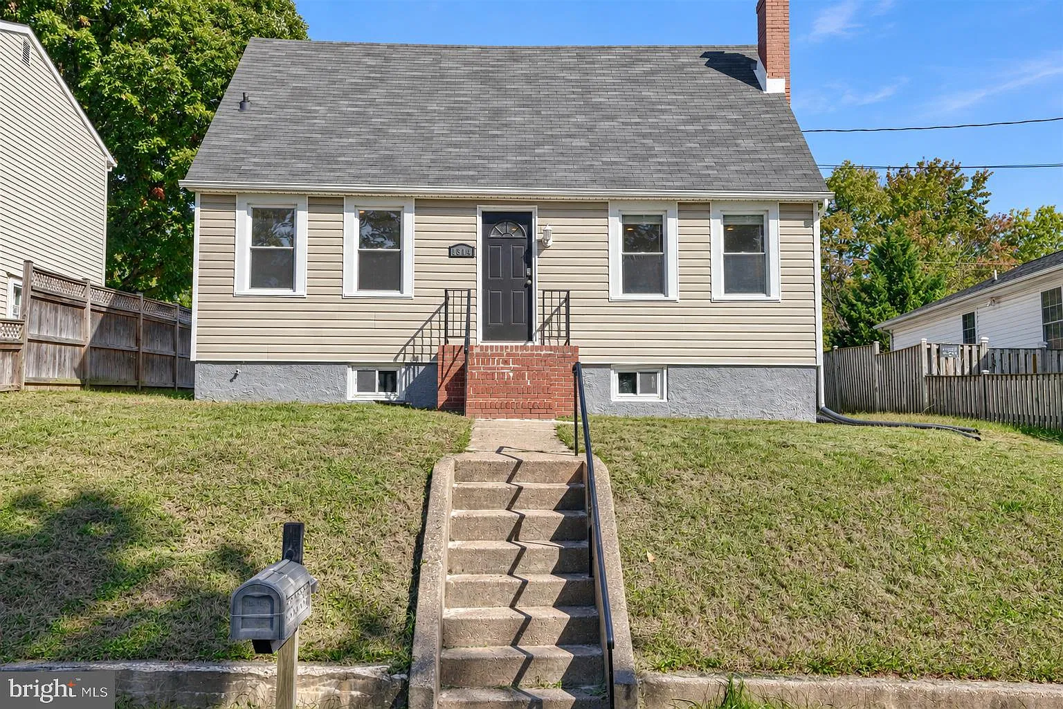 3 bed, 1.0 bath, 1752 sqft, $2,400 — Photo 2