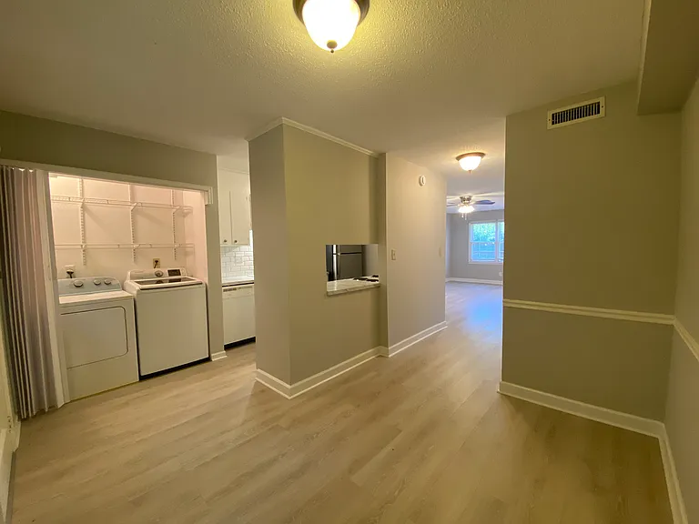 921 Nottingham Dr — Photo 7