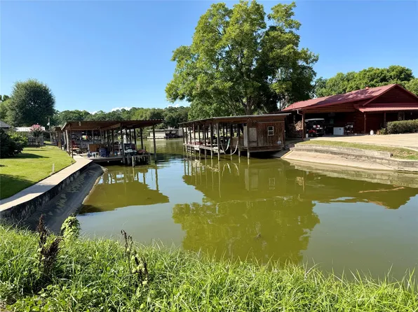 395 Governor Hogg Dr, Pointblank, TX 77364