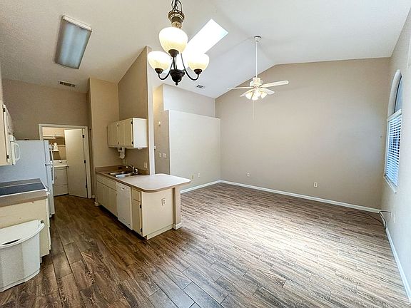 4th image of 3824 SW 30th Ter