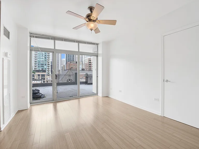 600 N Dearborn St #603 — Photo 12