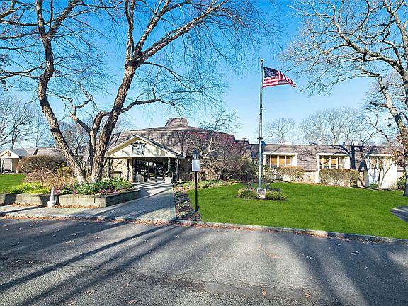2nd image of 374 Woodland Ct #5