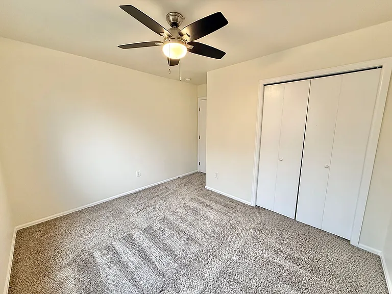 636 E Clarion Dr #B — Photo 15