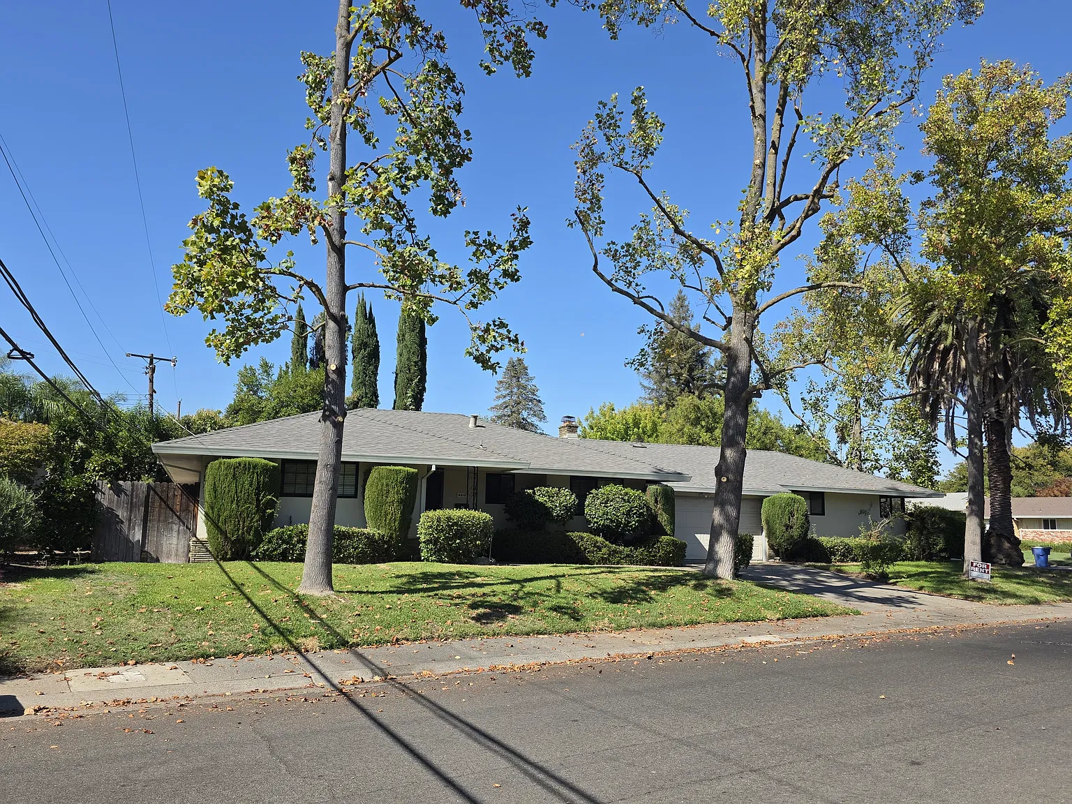 4418 Euclid Ave — Photo 2