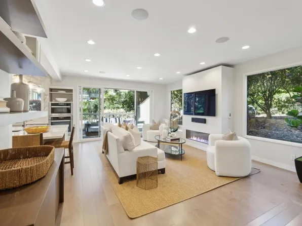 610 Sand Hill Cir, Menlo Park, CA 94025