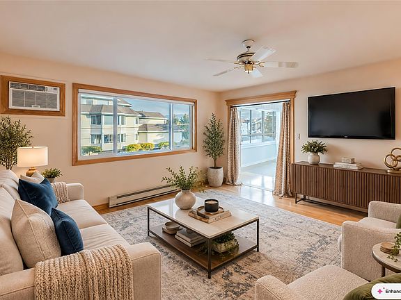 3rd image of 195 Warren Ave W #204