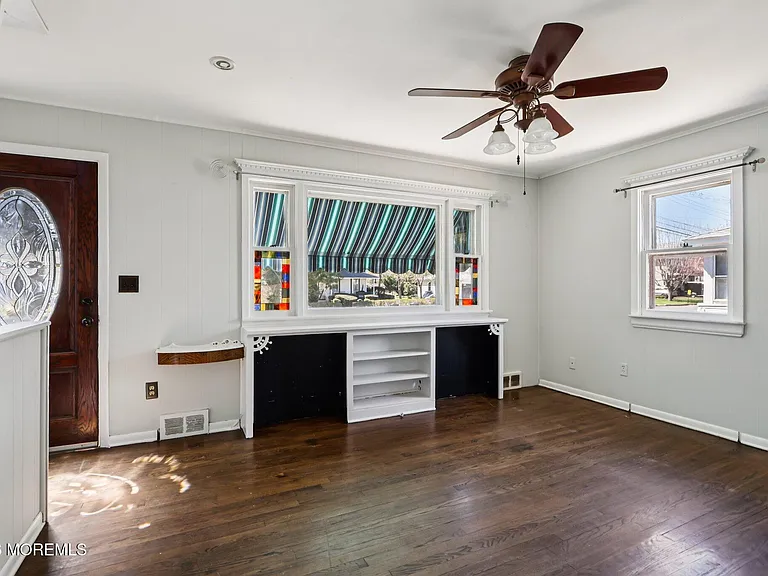 15 Woolley Ave — Photo 3