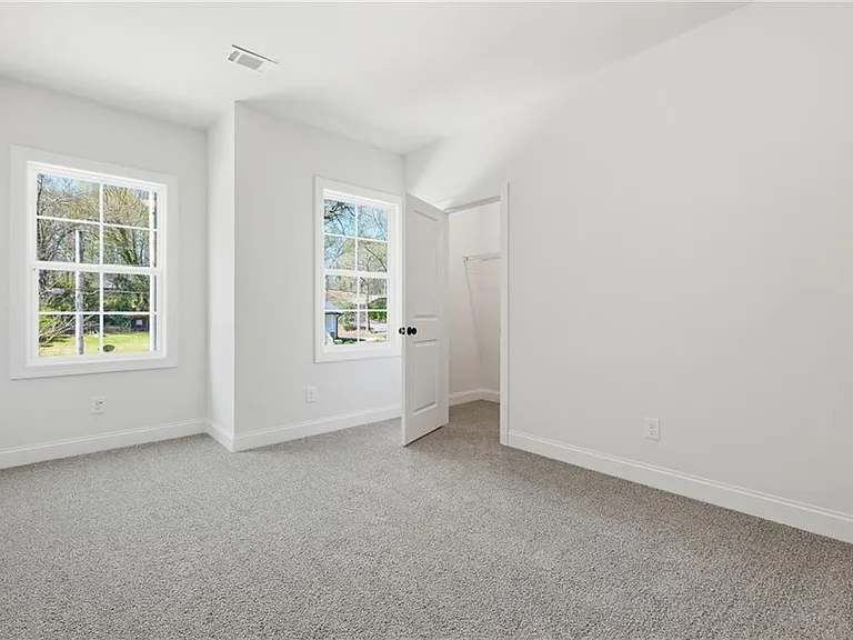 120 Poplar St — Photo 22