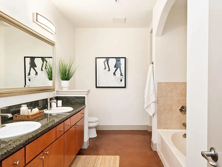 840 Green St #129 — Photo 2