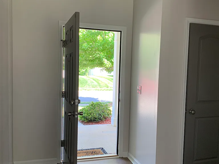Pond Valley Ct — Photo 16