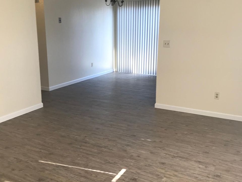 1st image of 2911 W Caldwell Ave APT A