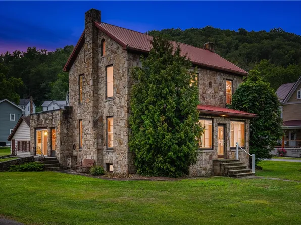 260 Hoover St, Hooversville, PA 15936