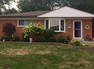 21729 Hoffman St, Saint Clair Shores, MI
