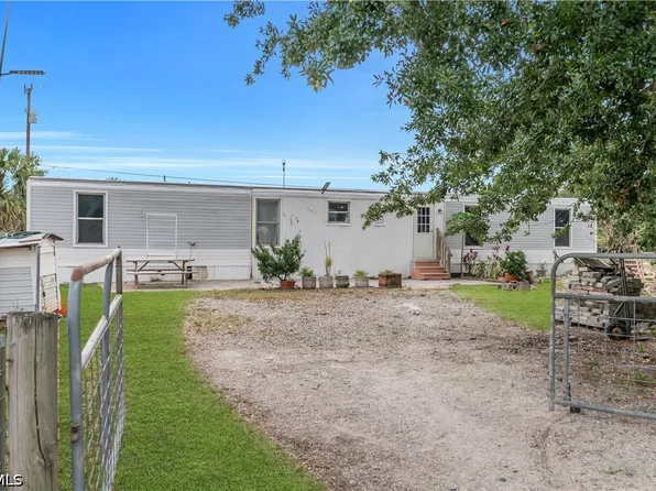 8106 Penny Dr, North Fort Myers, FL 33917