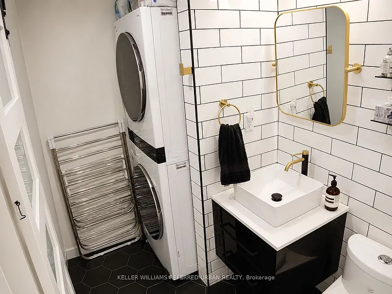 1029 King St W #805 — Photo 14