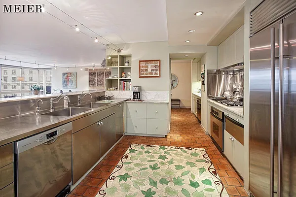 Sold by MEIER | media 23