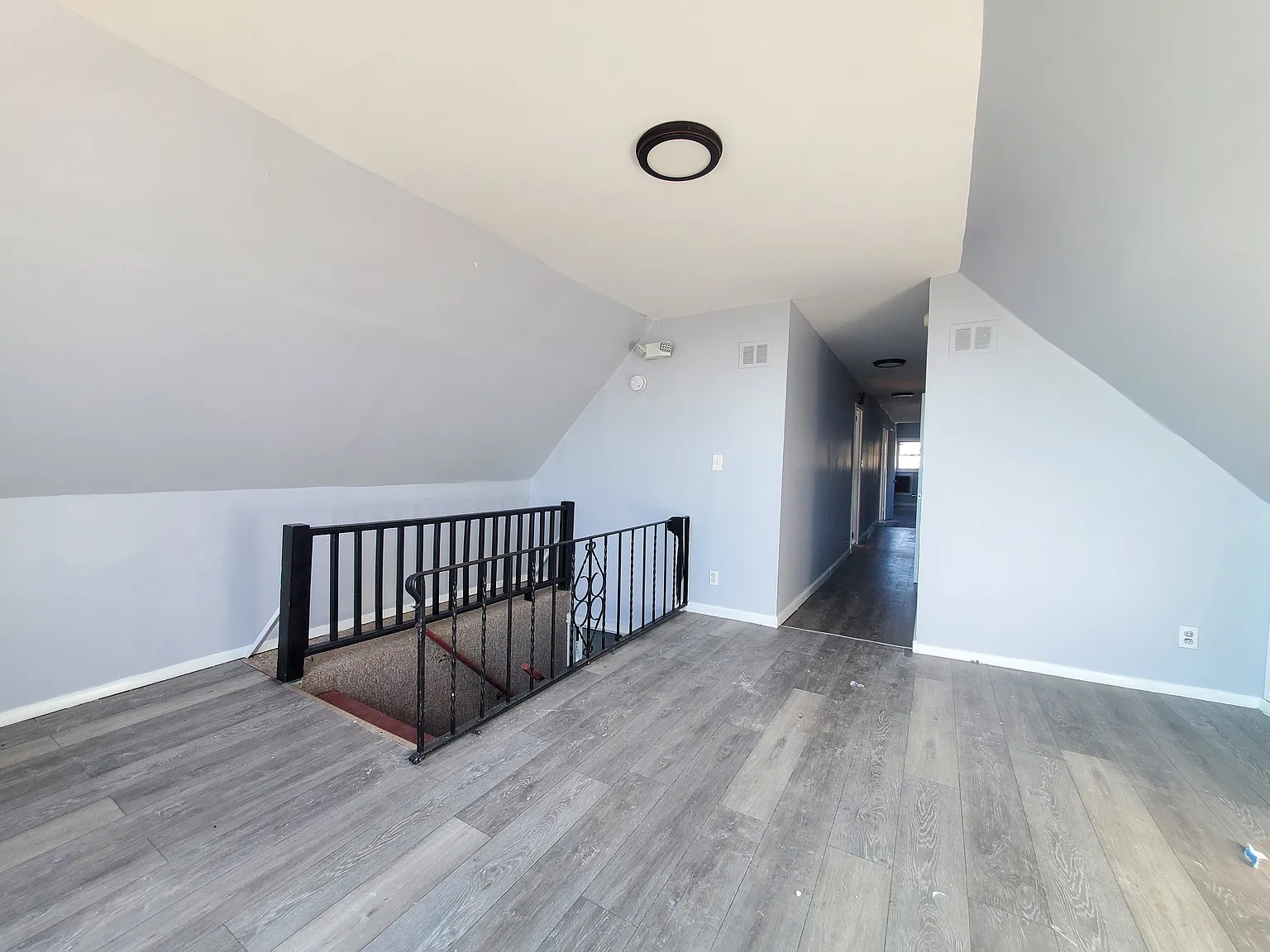 3 bed, 1000 sqft, $2,500 — Photo 3