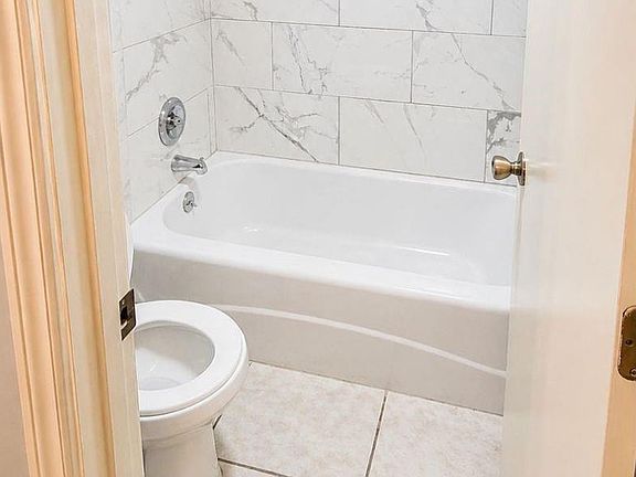 4th image of 6200 Riverside Dr APT 456