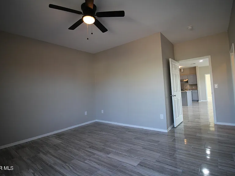 517 Val Verde St #B — Photo 35