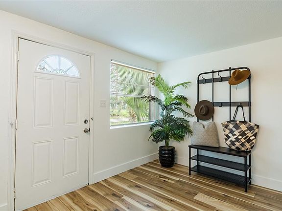 5th image of 2708 E 9th Ave