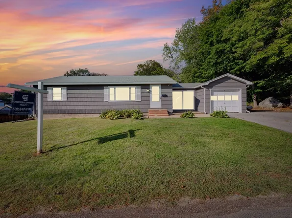 19 Girouard Ave, Southbridge, MA 01550