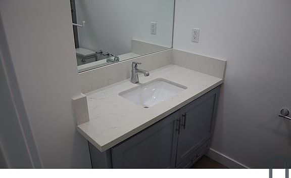 5th image of 5239 Auckland Ave #5239