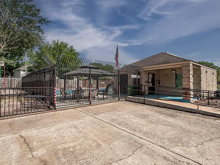 11651 Trailmont Dr — Photo 40