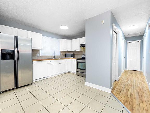 5th image of 5071 E Whitestone Way NE