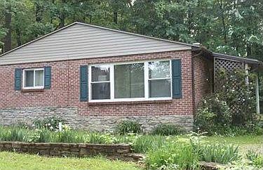 2nd image of 106 Conestoga Cir