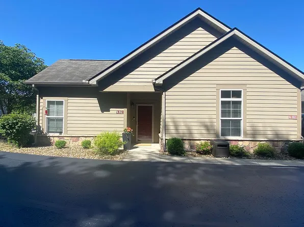 82 Kristen Way E, Heath, OH 43056